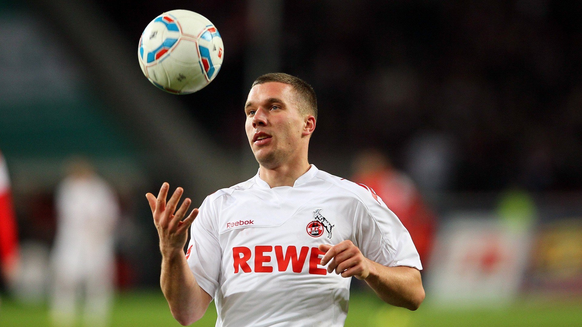 安东·李恩：以冷静的头脑和快速的反应，成为全黑队中场的重要支点